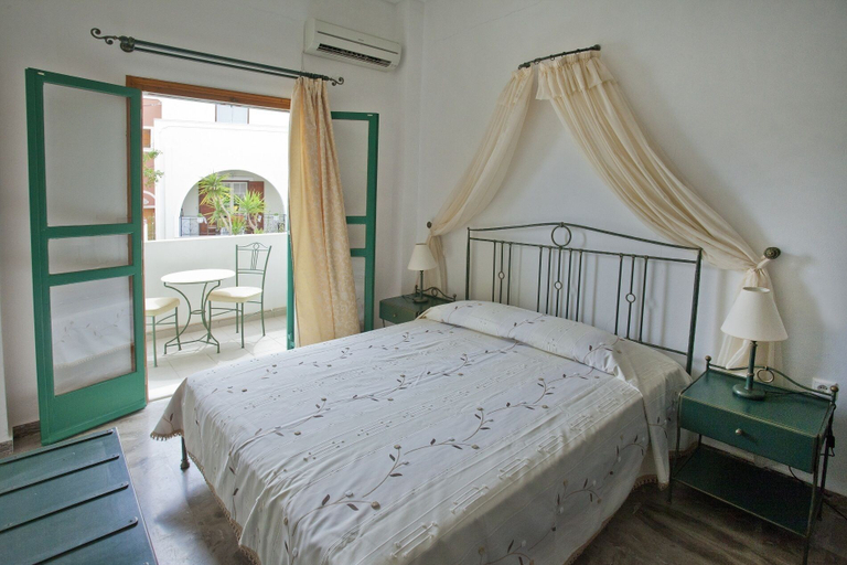 Bedroom 2, Ifestia Hotel Santorini, South Aegean
