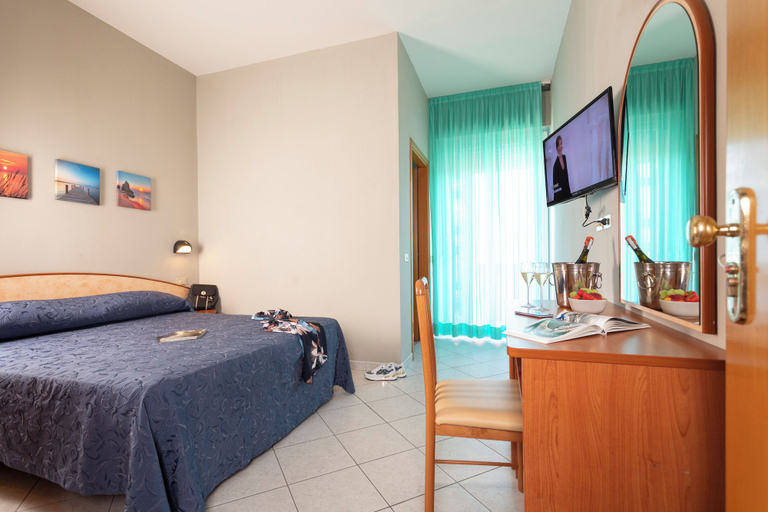 Bedroom 4, Family Hotel Mediterraneo, Forli' - Cesena
