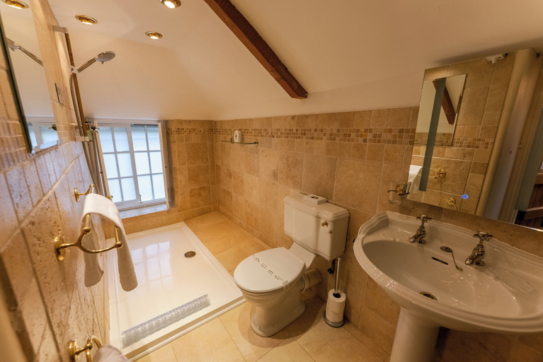 Bathroom 4, Oakerthorpe Holiday Village, Derbyshire
