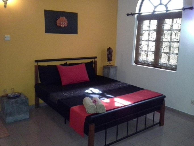 Bedroom 2, Breeze of Paradise Hotel, Sri Jayawardanapura Kotte