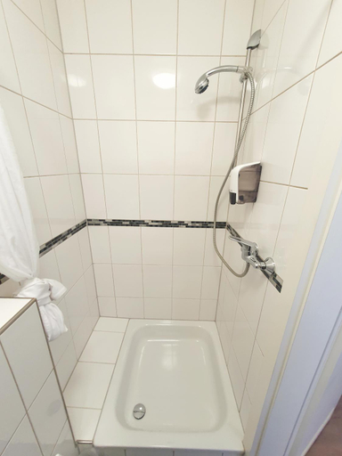 Bathroom 7