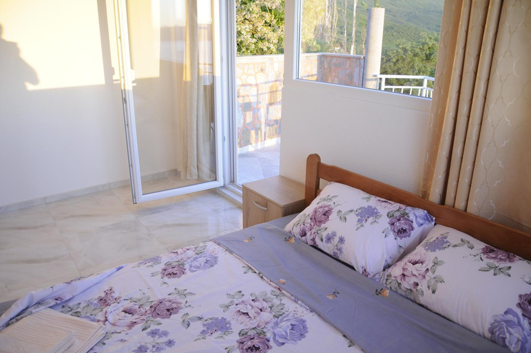 Others 3, Villa Andrej Elshani