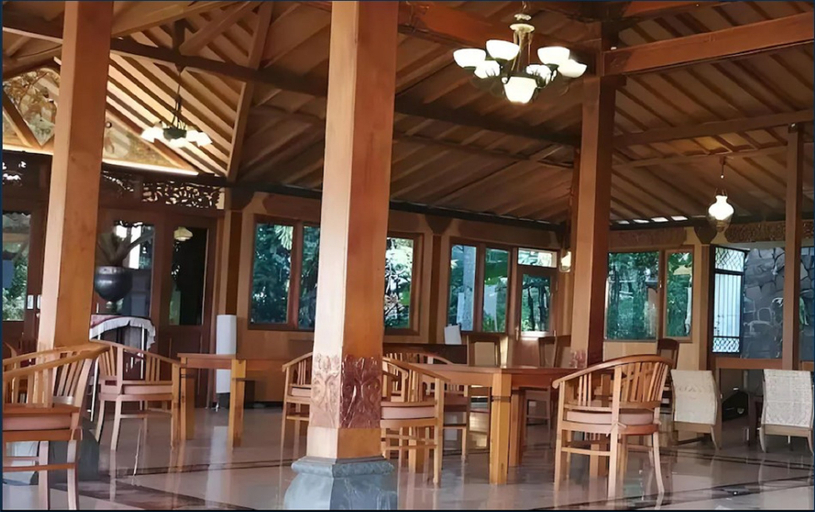 Food & Drinks, Wisma Joglo, Bandung