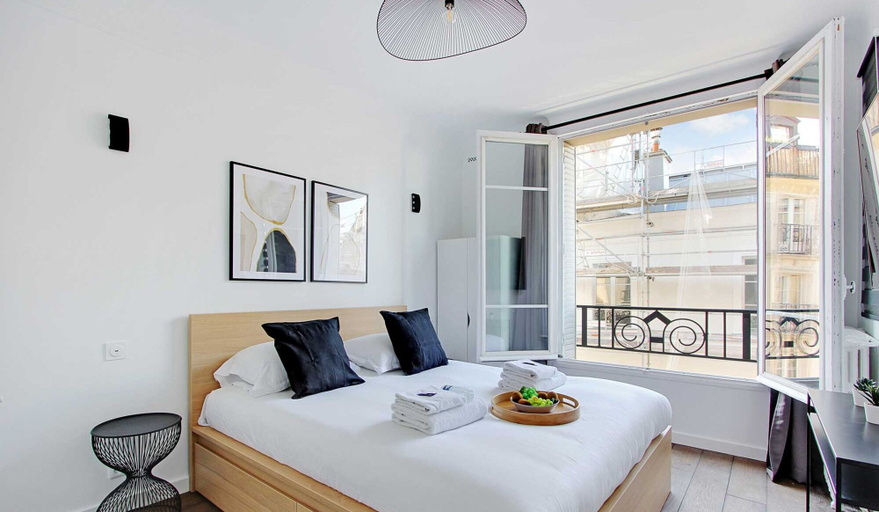 Bedroom 4, Charming Apartment - 1br/4p - Place des Vosges, Paris