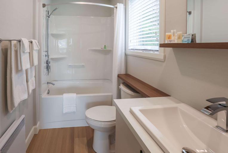 Bathroom 4, Days Inn by Wyndham Riviere-Du-Loup, Rivière-du-Loup