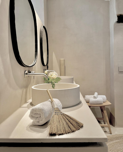 Bathroom 4, Toile Blanche, Alpes-Maritimes