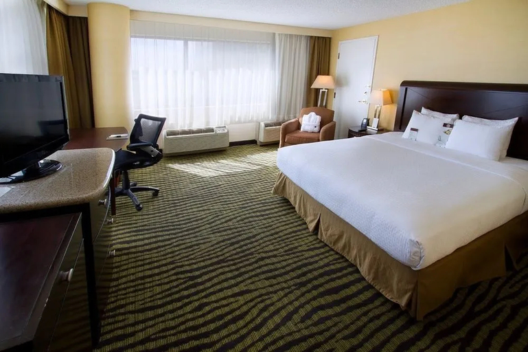 Bedroom 3, ORANGE COUNTY HOTEL by IHG, Orange