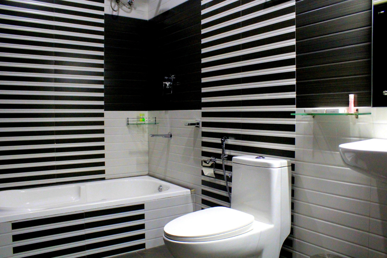 Bathroom, Casa Lake View Resort, Wayanad