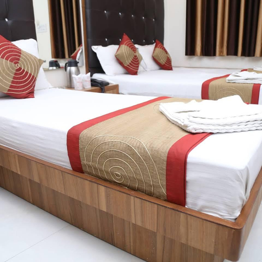 Bedroom 3, Hotel Crystal Deluxe @New Delhi Railway Station, Delhi