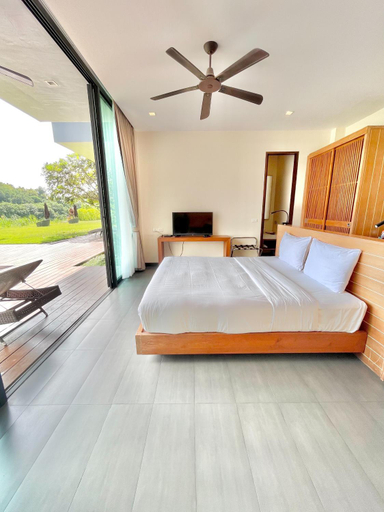 Bedroom 12