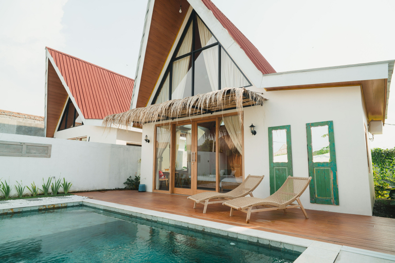 Swimming Pool 25