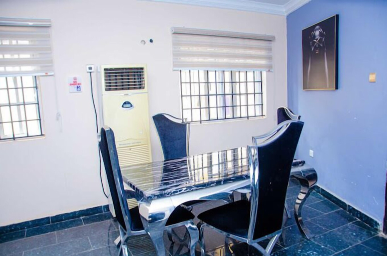 Others 5, Hill Crest Apartments, IbadanNorth