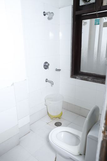 Bathroom 4, Hotel Blessings, Delhi