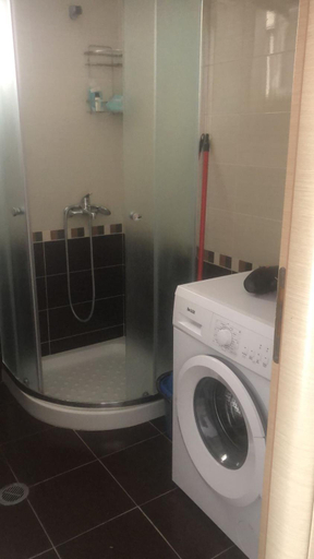 Shower, Sunshine Apartment, Sarandës