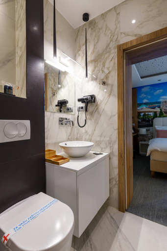 Bathroom 9