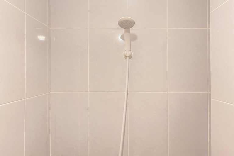 Bathroom 5, Stunning Studio Room at Tokyo Riverside PIK 2 Apartment By Travelio, Tangerang