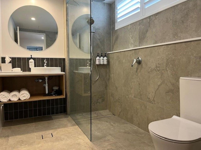 Bathroom 4