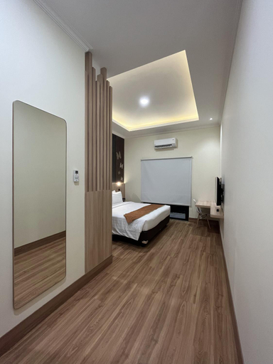 Bedroom 13