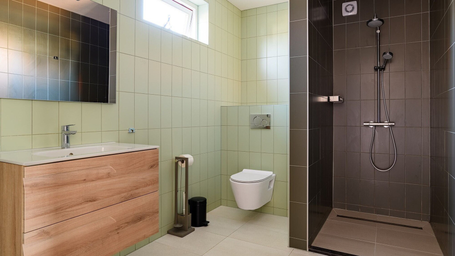 Bathroom 3, Summio Havenresort Terherne, Boarnsterhim