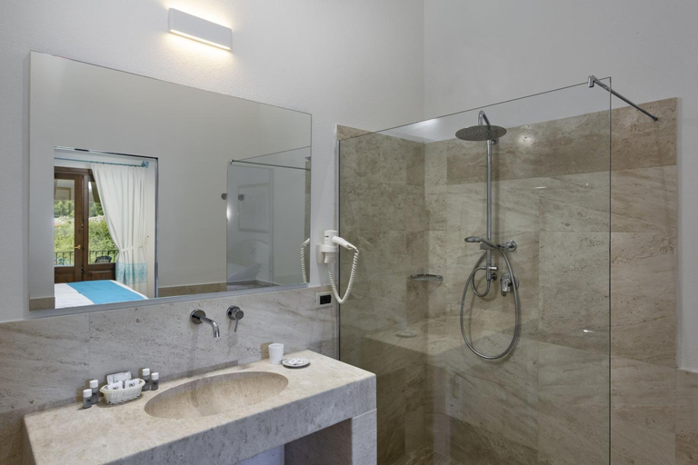 Bathroom 4, Sentido Orosei Beach, Nuoro