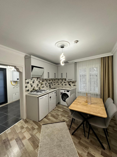 Others 5, Ozturk VIP, Merkez