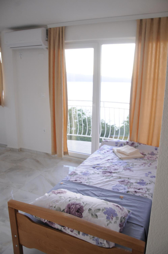 Others 2, Villa Andrej Elshani