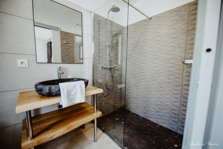 Bathroom 5, Grand des Bains, Ardèche