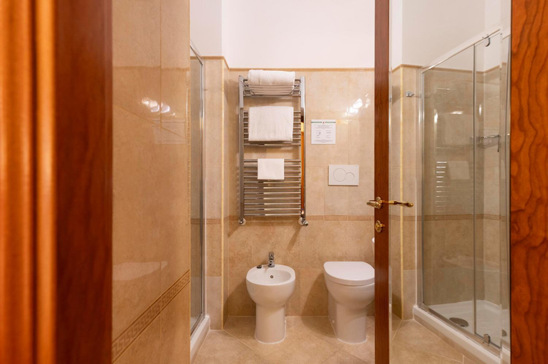 Bathroom 4, Hotel Hiberia, Rome