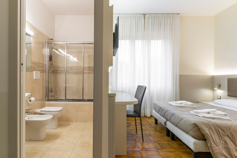 Bedroom 3, UniHo Hostel, Pavia