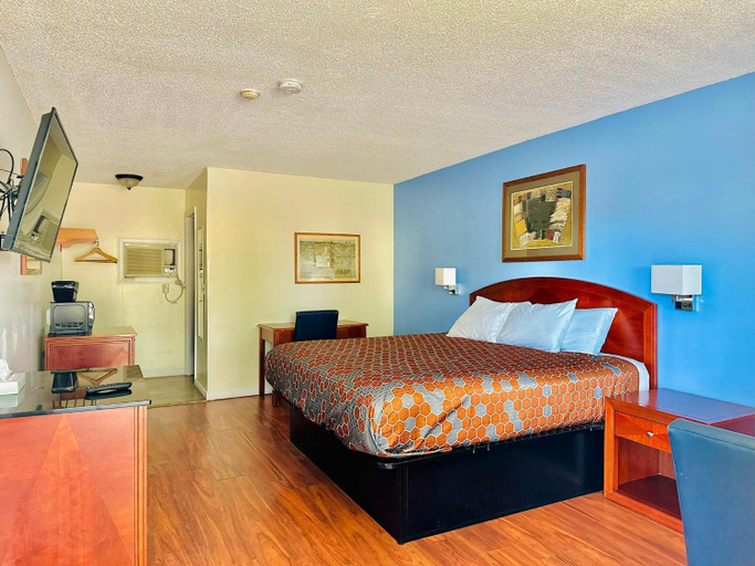 Bedroom 12