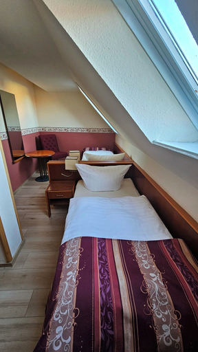 Bedroom 3, Hotel Nordischer Hof, Rostock