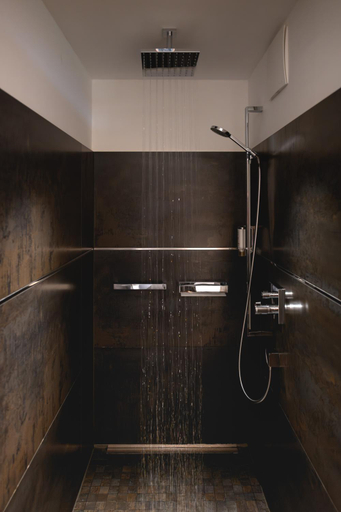 Bathroom 7