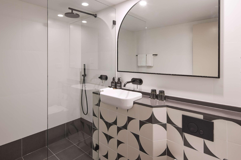 Bathroom 10