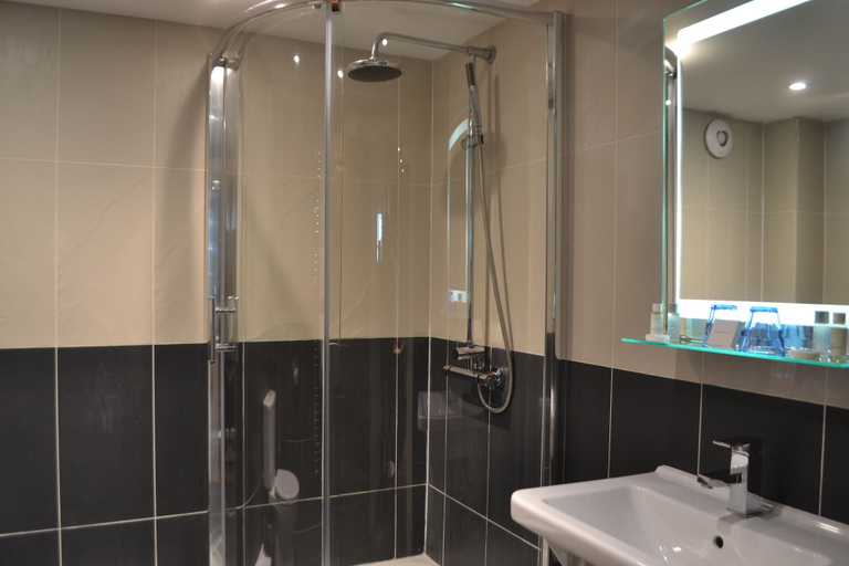 Bathroom 3, The Nags Head Inn, Powys