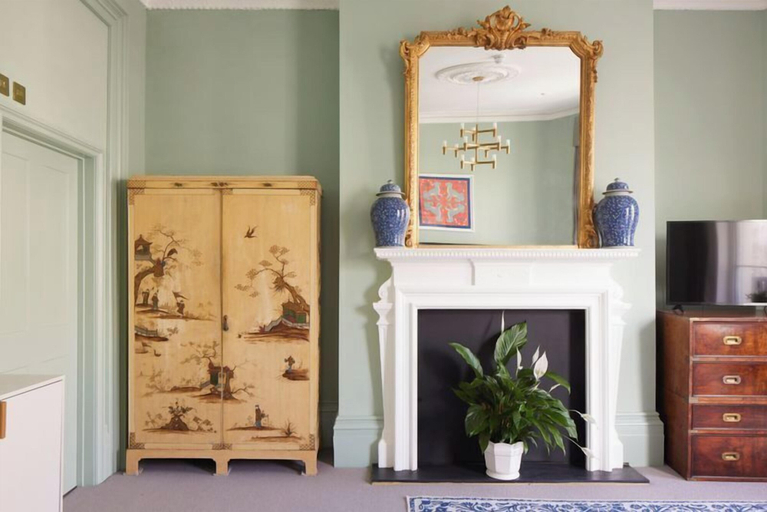 Others 4, Lansdowne House, Brighton and Hove