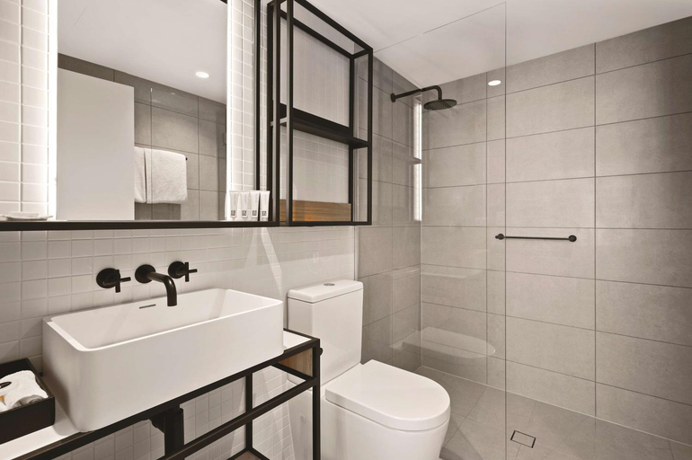 Bathroom 18