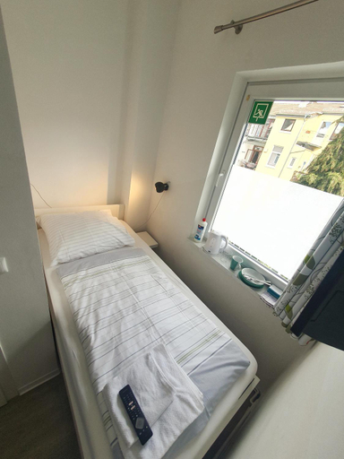 Bedroom 25