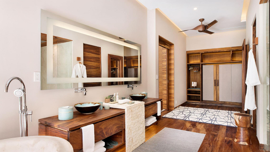 Bathroom 16
