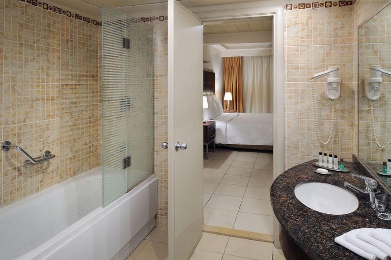Bathroom 5, Naama Bay Promenade Beach Resort by Accor, Sharm el-Sheikh