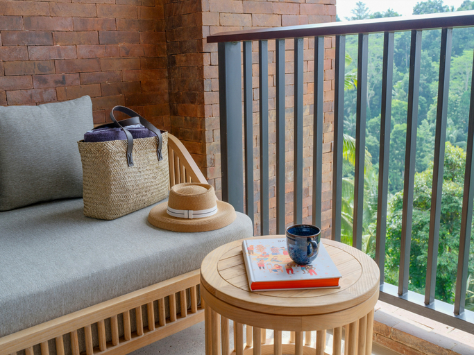 balcony 6