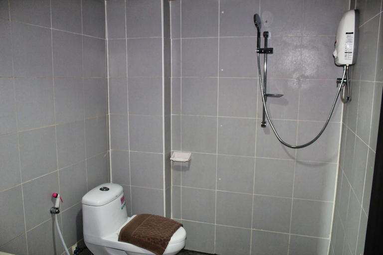 Bathroom 3, Kmkwanphayao Hotel, Muang Phayao
