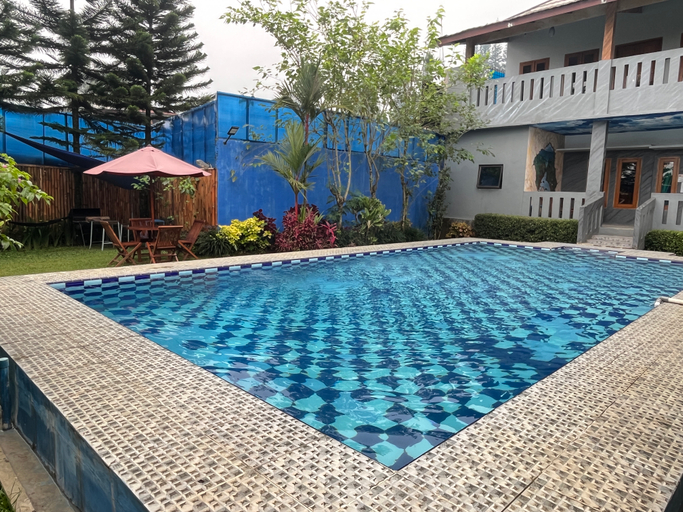 Swimming Pool 18