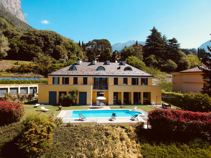 Others 2, B&B Montebello, Lecco