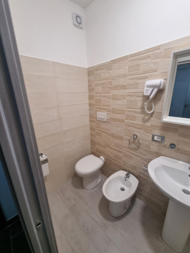 Bathroom 4, Piazza Salotto, Cosenza