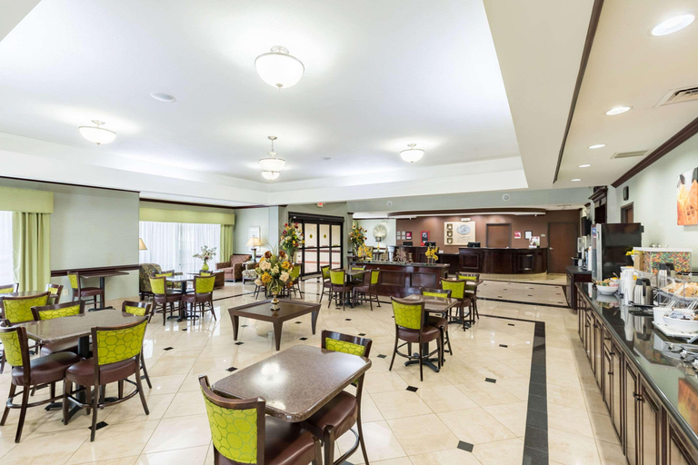 Food & Drinks 5, Comfort Suites Beaumont I-10, Jefferson