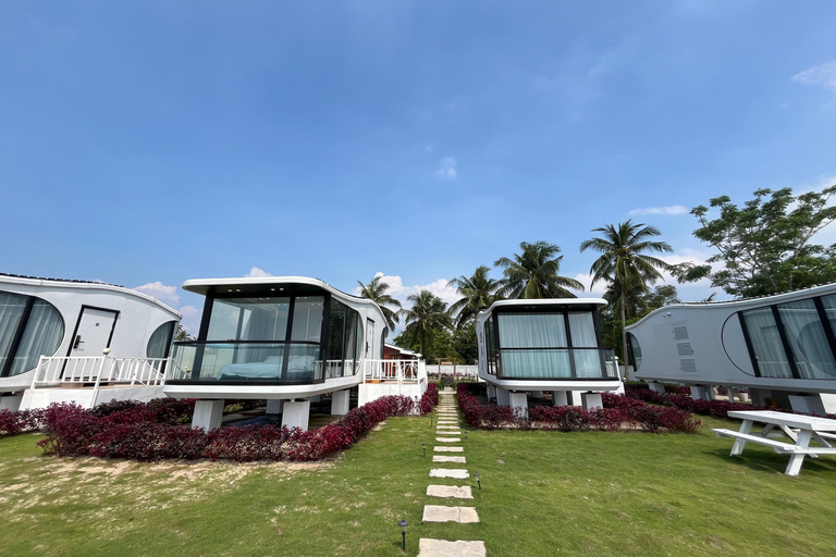 Exterior 6
