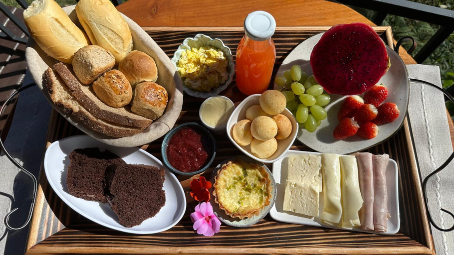 Food & Drinks 5, MONTE MAUA - Chales privativos com cafe da manha servido no quarto, Resende
