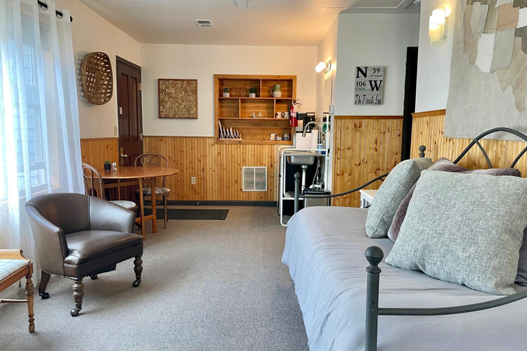 Others 4, Fireside Inn & Hostel, Summit