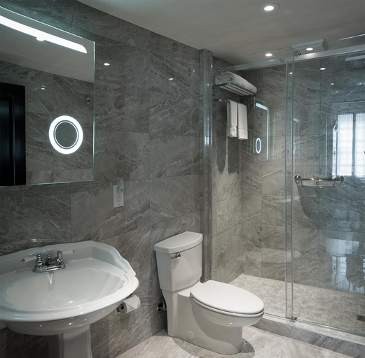 Bathroom 4, Hôtel Le Clos Saint-Louis - Par Aneyro, Communauté-Urbaine-de-Québec