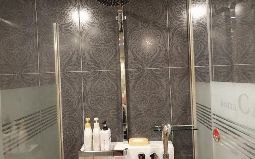 Bathroom 3, Hwagok Camp Hotel, Yangcheon